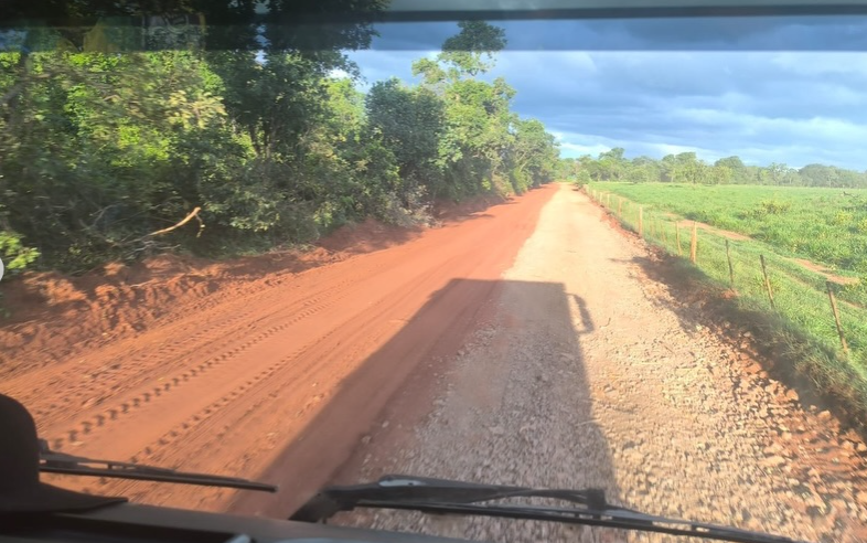 Imagem de compartilhamento para o artigo Figueirão intensifica manutenção de estradas rurais e reforça apoio à produção e ao transporte escolar da MS Todo dia